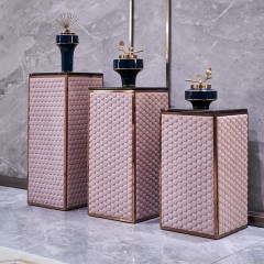 【精品】千匠一品轻奢后现代进口落叶松+优质仿真皮高/中/低花架1067-M
