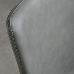 △【精品】千匠一品轻奢意式极简铁喷塑黑砂+PVC皮面餐椅BY140-M