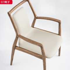 千匠一品北欧风格白蜡实木架+仿真超纤皮07椅子-C