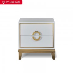 【精品】千匠一品 现代轻奢板木结合+白亮光油漆+实木脚+拉丝香槟金不锈钢床头柜-QF219-S