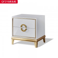 【精品】千匠一品 现代轻奢板木结合+白亮光油漆+实木脚+拉丝香槟金不锈钢床头柜-QF219-S