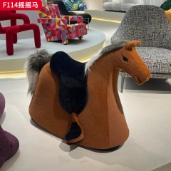 千匠一品 现代风格 绒布面料+定型棉 时尚大气摇摇马F114-J