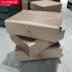 千匠一品 现代风格 E1级环保板+马鞍皮+回弹导轨+实木抽屉+哑光烤漆 时尚大气床头柜G314-L