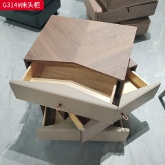 千匠一品 现代风格 E1级环保板+马鞍皮+回弹导轨+实木抽屉+哑光烤漆 时尚大气床头柜G314-L