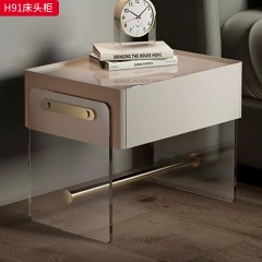 千匠一品 现代风格 E1级环保板+亚克力+实木抽屉+回弹导轨+哑光烤漆+感应灯+无线充 时尚大气床头柜H91-L