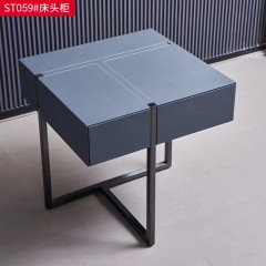 千匠一品 意式风格 马鞍皮+E1级环保板+回弹导轨+不锈钢底架 时尚大气床头柜ST059-L