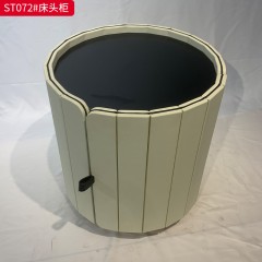 千匠一品 意式风格 E1级环保弯板+钢化玻璃+马鞍皮工艺+五金底座 时尚大气床头柜ST072-L