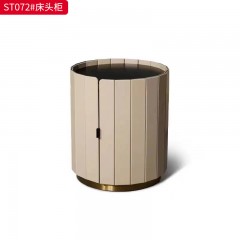 千匠一品 意式风格 E1级环保弯板+钢化玻璃+马鞍皮工艺+五金底座 时尚大气床头柜ST072-L