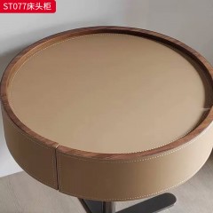 千匠一品 意式风格 E1级环保弯板+马鞍皮工艺+碳素钢底座 时尚大气床头柜ST077-L