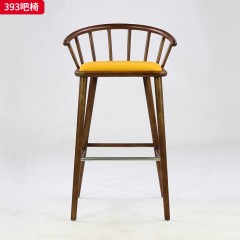 千匠一品 北欧风格 绒布+高密度海绵+白蜡木红胡桃脚架+铁制搁脚 时尚大气吧椅393-L