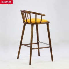 千匠一品 北欧风格 绒布+高密度海绵+白蜡木红胡桃脚架+铁制搁脚 时尚大气吧椅393-L