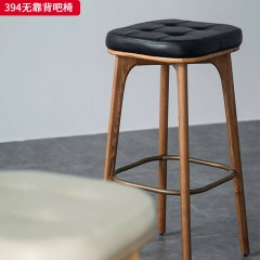 千匠一品 现代极简风格 西皮+高密度海绵+白蜡木红胡桃色脚架+铁制搁脚 时尚简约无靠背吧椅394-J