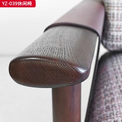 千匠一品 意式风格 马鞍革+麻布+高密度海绵+白蜡木不锈钢框架 时尚大气休闲椅YZ-039-J