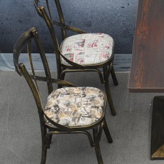 千匠一品现代简约北欧铁艺框架+海绵+高档西皮餐椅叉背椅YS-06-J