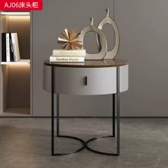 千匠一品 现代风格 E1级环保板+实木抽屉+回弹导轨+哑光烤漆+黑五金底架 时尚大气床头柜AJ06-J